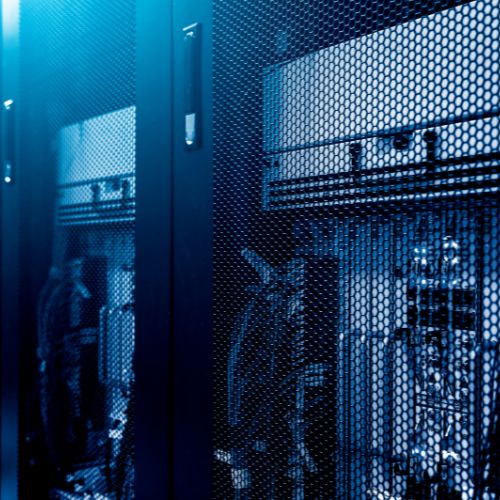 Sistemas de protección y respaldo de energía ininterrumpida UPS online para centros de datos